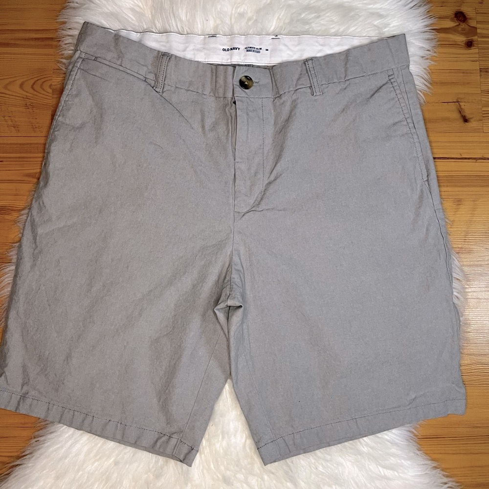 Old Navy Men’s Light Gray Shorts Size 38 Ultimate Slim Ultimate Flex